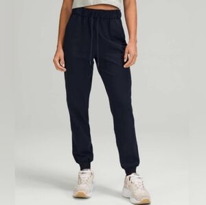 Lululemon Stretch Luxtreme Joggers High-Rise Full Length True Navy Blue Size 4